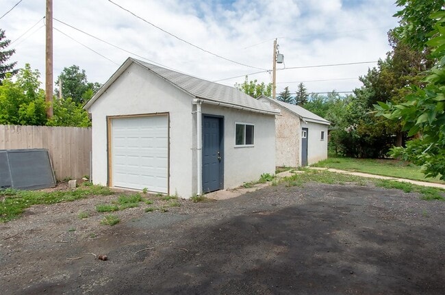 Building Photo - 210 Seymour Ave