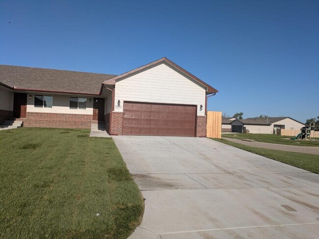 Building Photo - 9201 E Fox Pt Ct