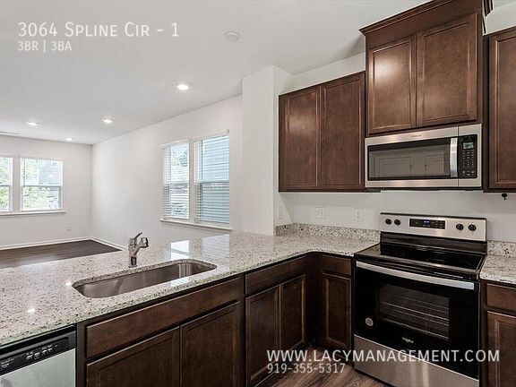 Building Photo - 3064 Spline Cir