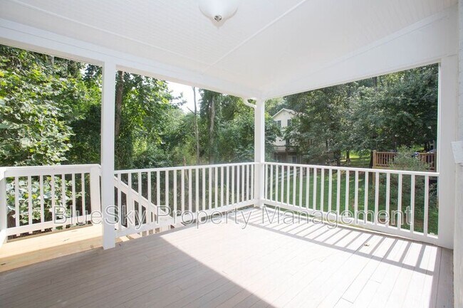 Building Photo - 256 Stribling Ave