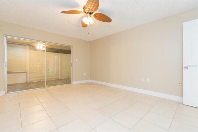 Building Photo - 8253 Redfield Dr