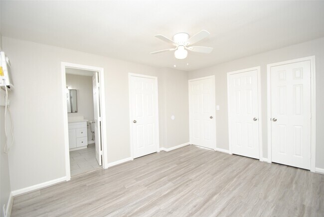 Building Photo - 2515 Yoakum Blvd