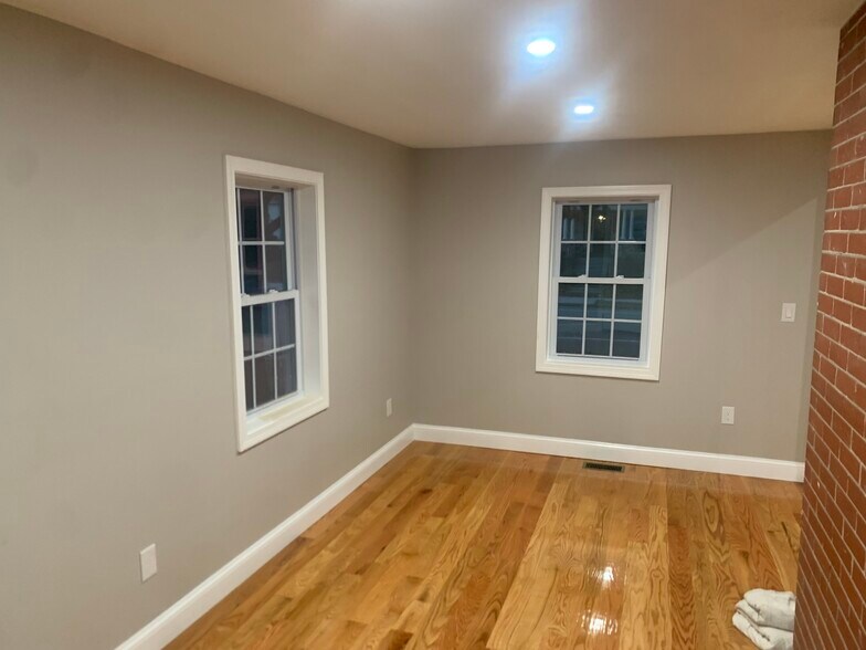 Sunroom - 56 June St