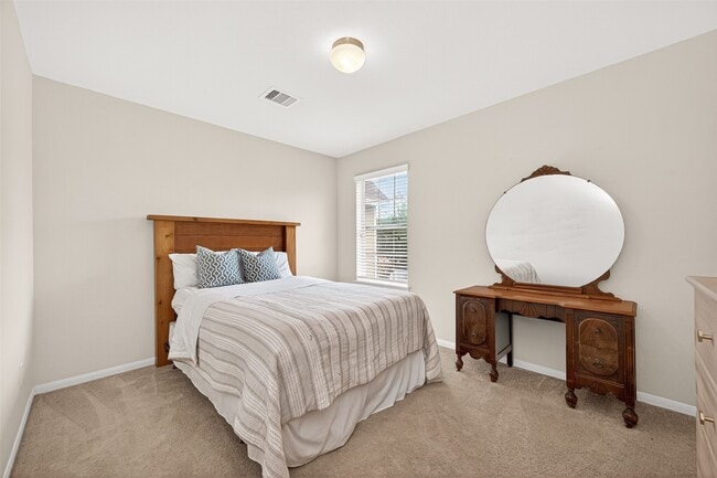 Building Photo - 6503 Wilshire Fern