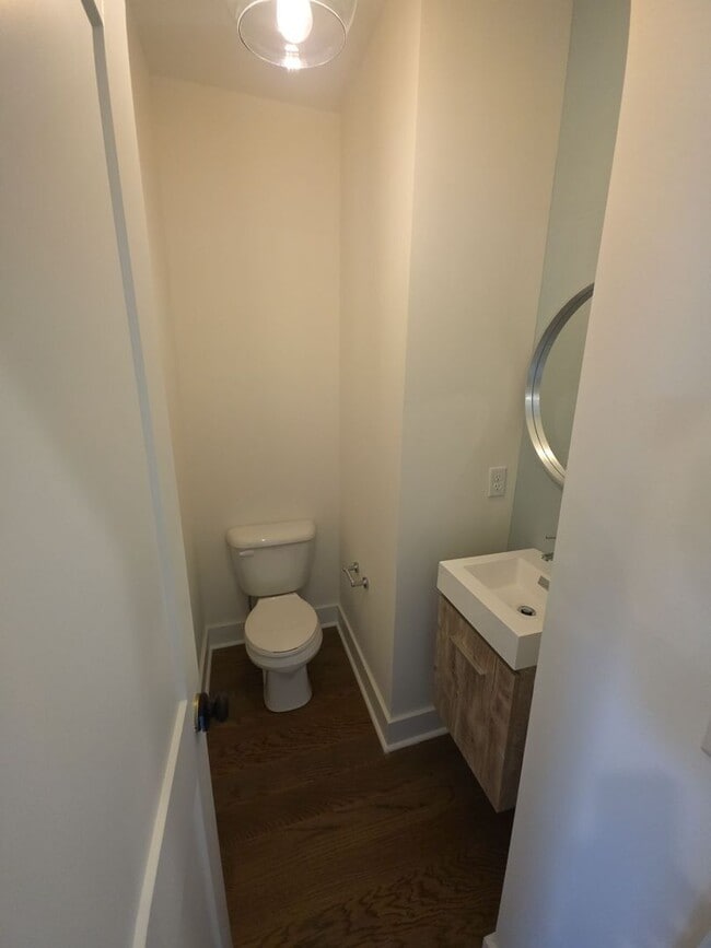 Building Photo - 4-Bedroom HOA Home with Pool Access Near Downtown Cookeville