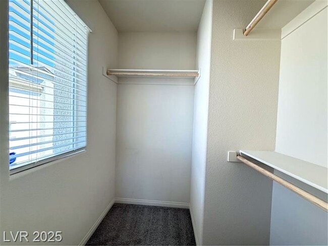Building Photo - 2662 Champagne Gold Ave
