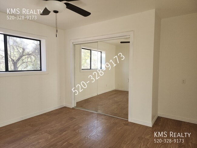 Building Photo - 500 E Eden Pl