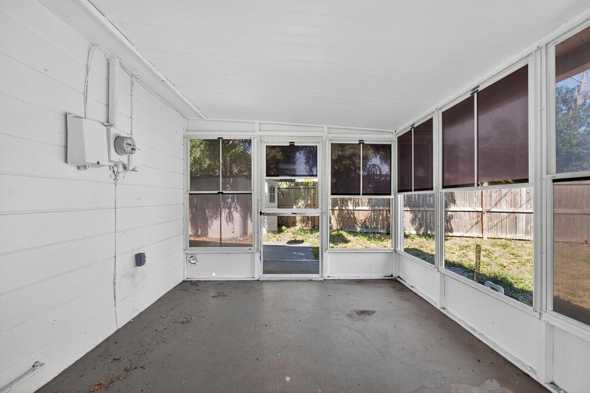 Building Photo - 3624 Oakhurst Dr
