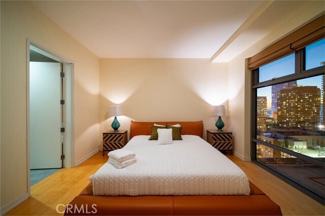 Building Photo - 801 S Grand Ave