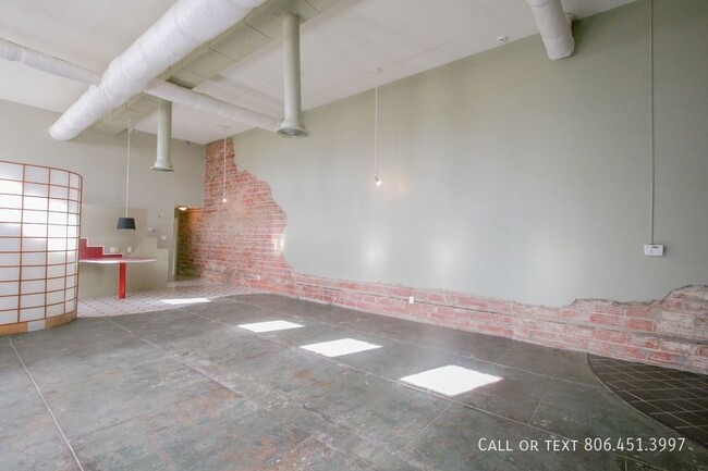 Primary Photo - Nice, Large Loft Located Downtown with 2 B...