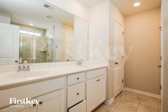 Building Photo - 111 Stagecoach Ave