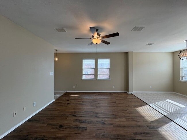 Building Photo - Charming 3-Bedroom Home with Open Floor Plan & Great Community Amenities!
