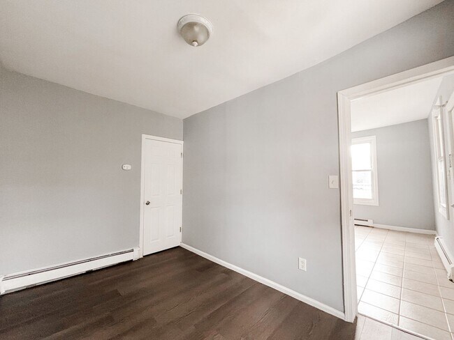 Building Photo - 96 Cutler St