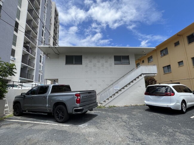 Building Photo - R1171