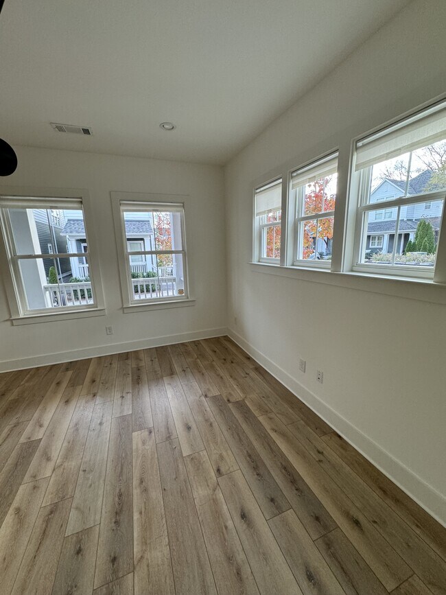 Building Photo - 509 Rosedale Ave