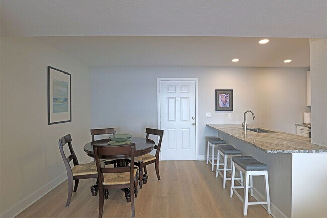 Building Photo - Palm Beach Landings  2885-502A