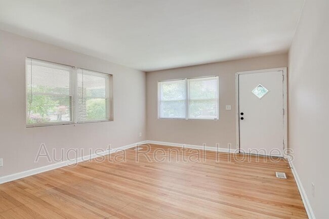 Building Photo - 2004 Shark Dr