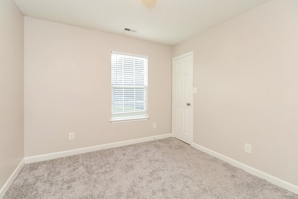 Building Photo - 515 River View Dr