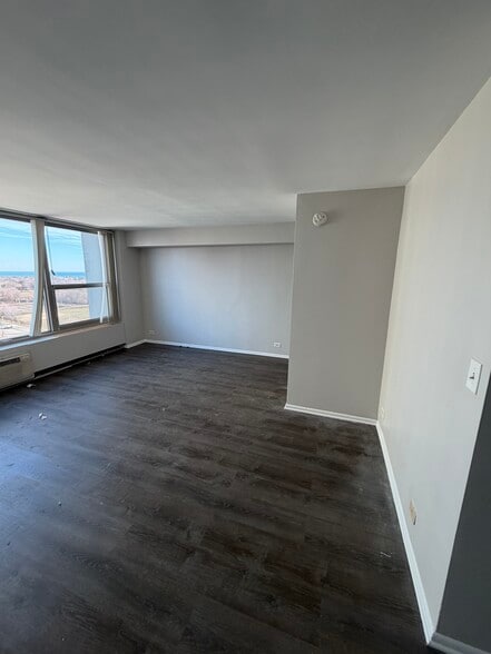 Building Photo - 3600 N Lake Shore Dr