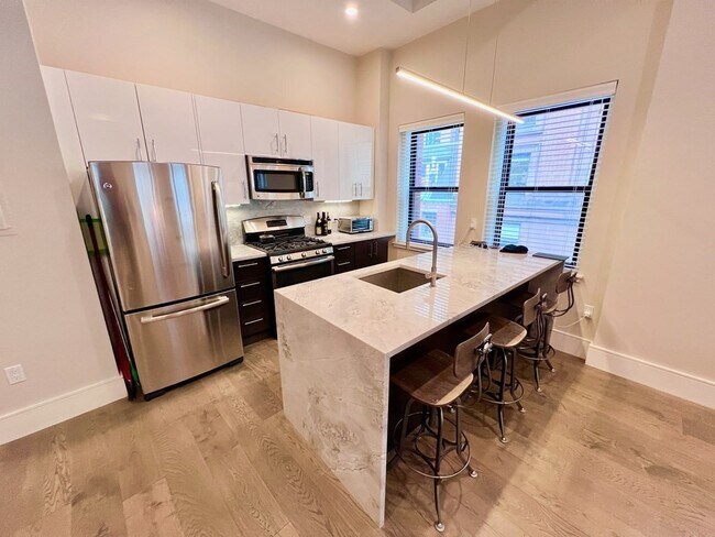 Building Photo - 45 Broad St