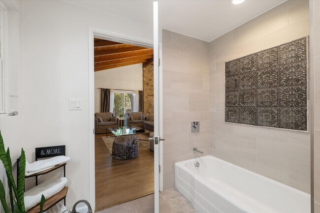 Building Photo - La Canada 4-Bedroom Home | Large Lot, Updated Kitchen, EV Charger