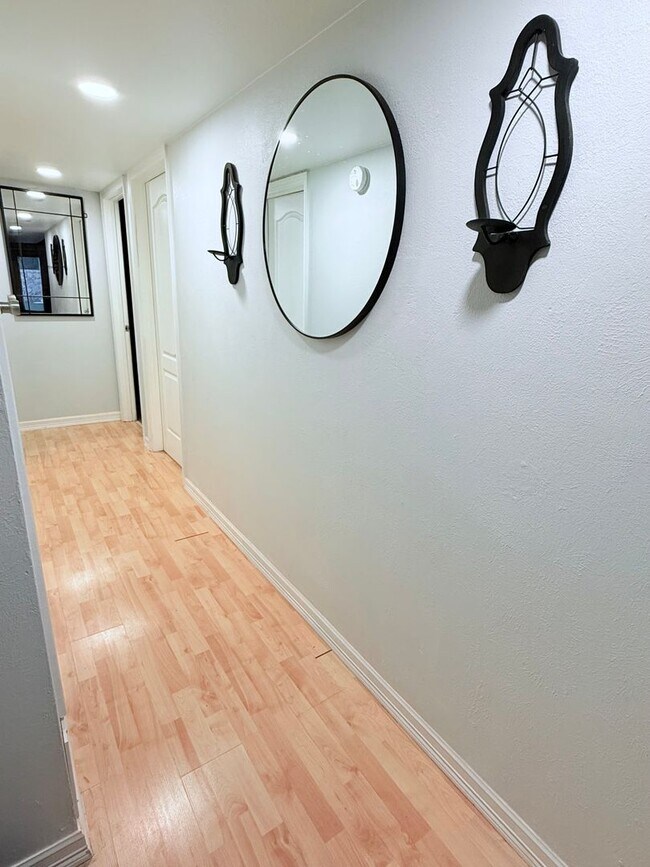 Building Photo - Northeast El Paso 3Bed/2Bath Refrig A/C
