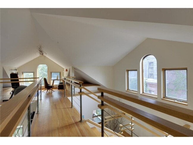 Building Photo - 607 Dayton Ave