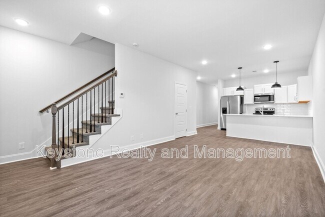 Building Photo - 750 Tracy Ln