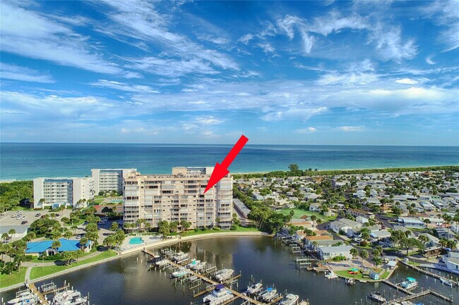 Building Photo - 5167 N Hwy A1A