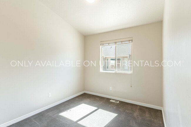 Building Photo - 12461 S Mayan St