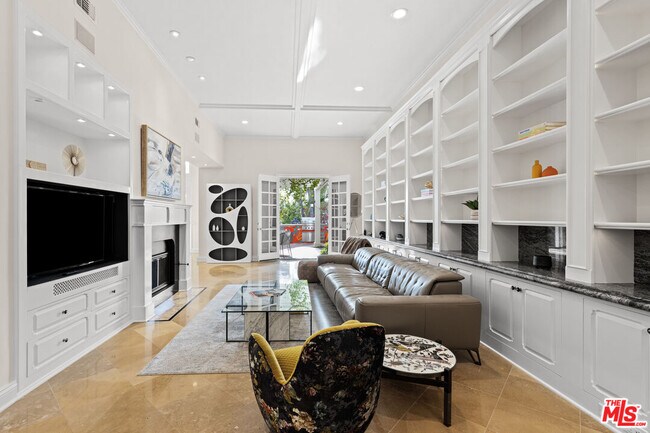 Building Photo - 2305 Canyonback Rd