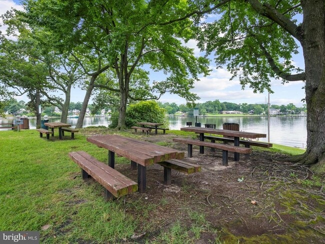 Building Photo - 855 De Franceaux Harbour