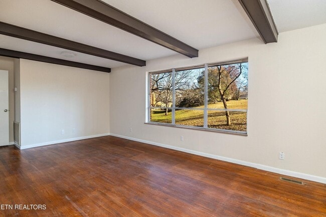 Building Photo - Maryville 37803 - 3 bedroom, 2 bath - call...