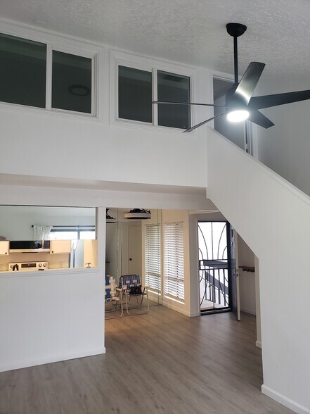 Building Photo - 2323 Huntington St