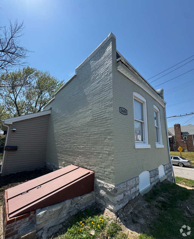 Building Photo - Freshly renovated 1bed/1bath