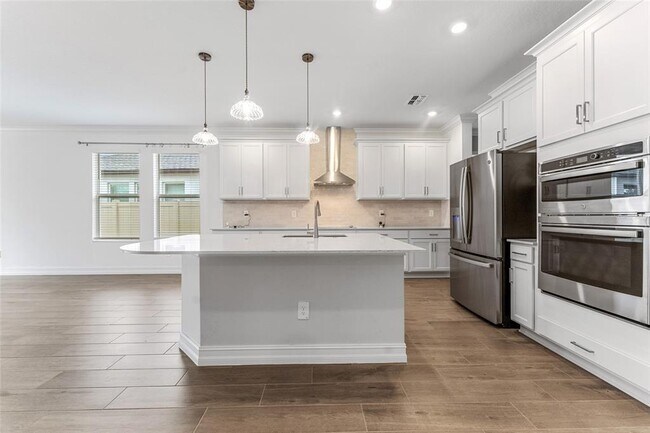 Building Photo - 18255 Serene Lk Lp