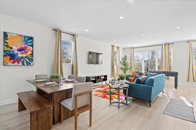 Building Photo - 1319 Anderson St