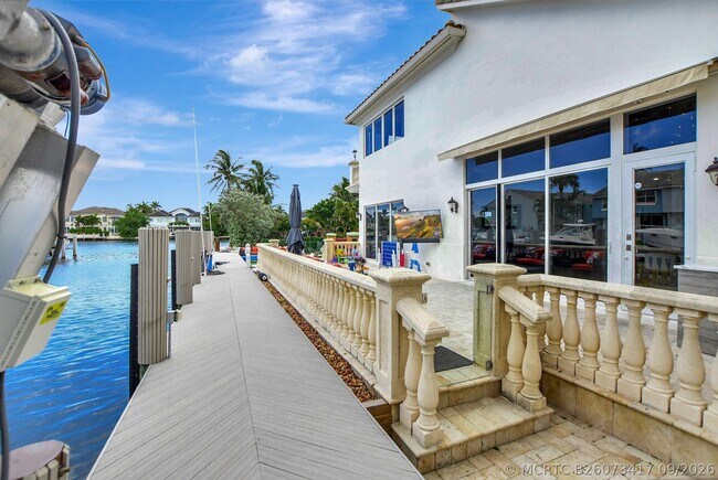 Building Photo - 857 Havana Dr
