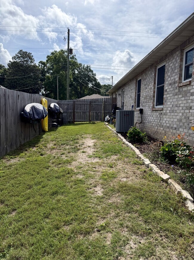 Building Photo - 4693 Ridge Pointe Dr