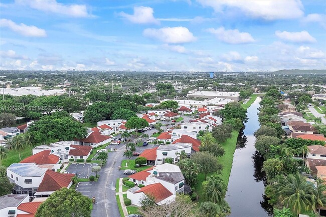 Building Photo - 385 NW 36th Ave