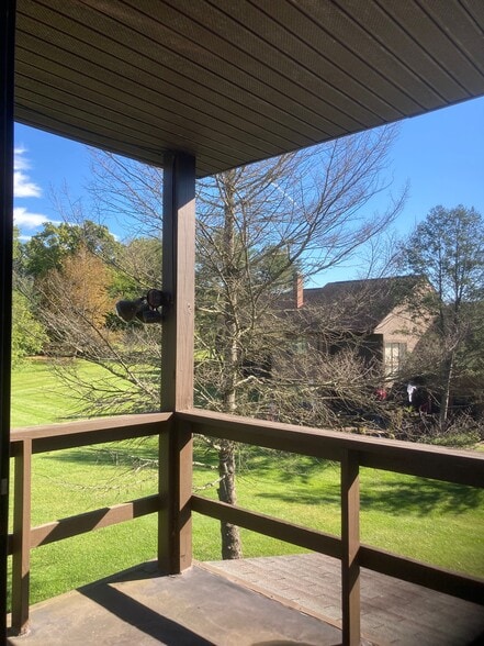 Master BR deck - 301 Village Rd