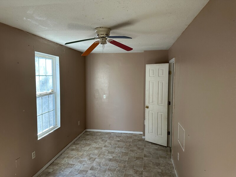 Building Photo - 618 Israel Rd