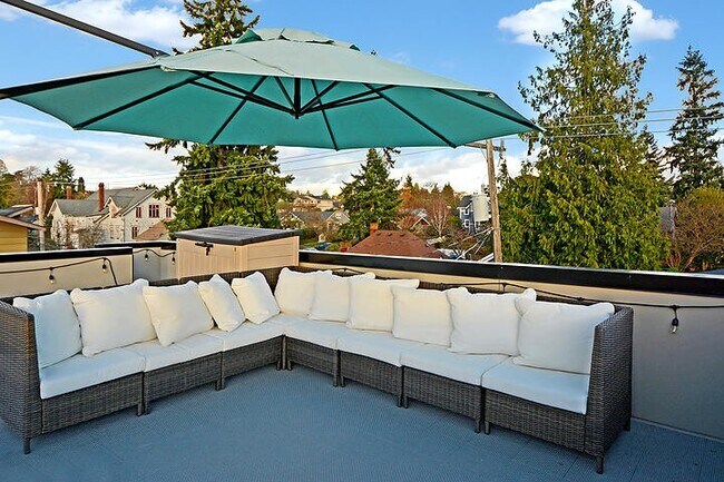 Building Photo - 5938 California Ave SW