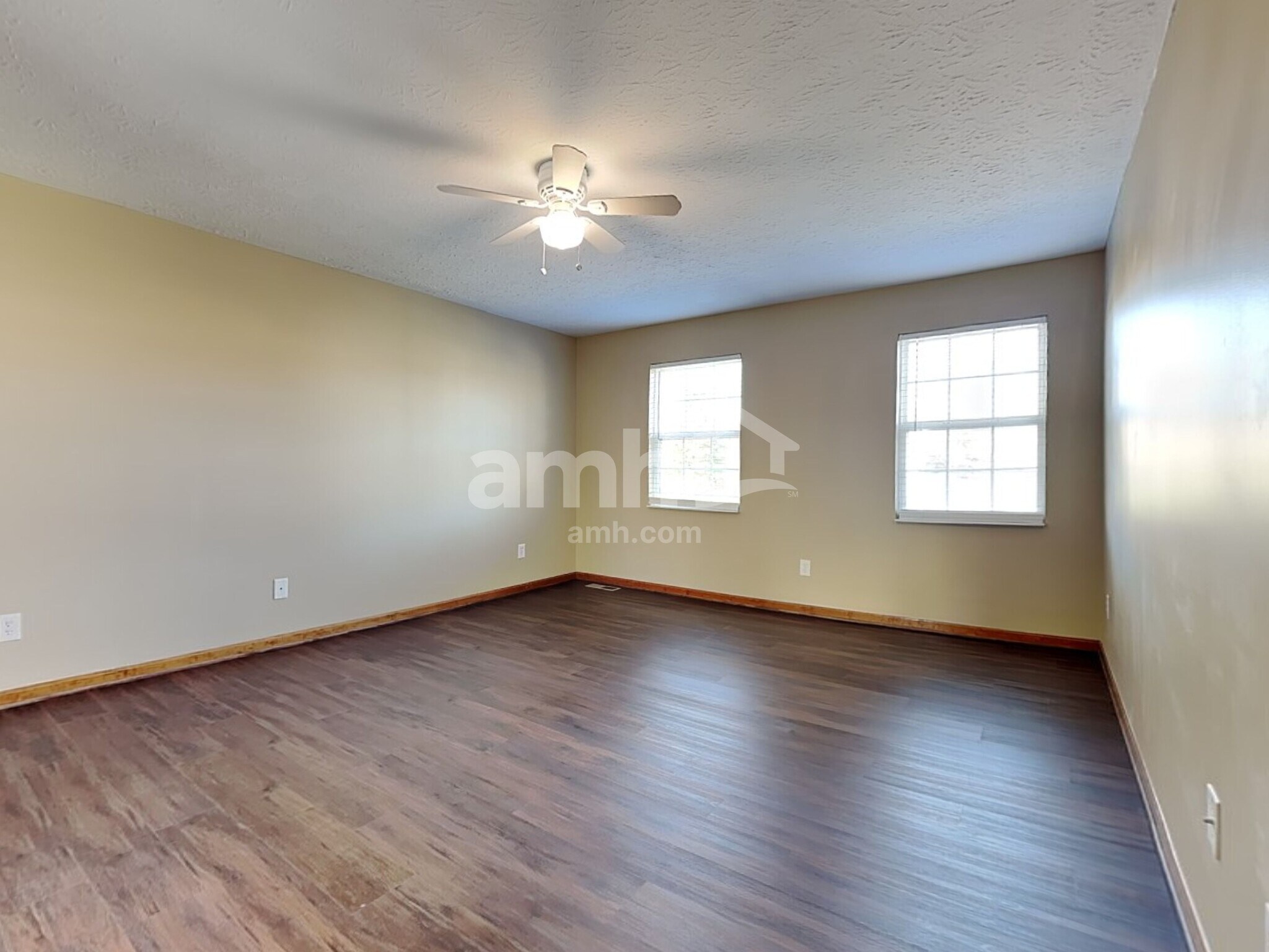 Building Photo - 7036 Maple Crest Ct