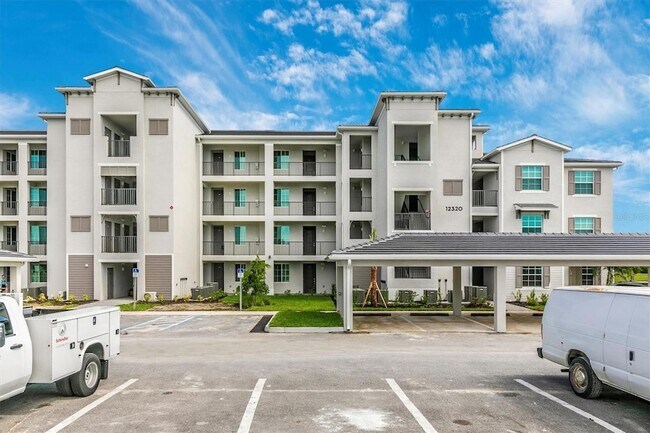 Building Photo - 12320 Wellen Golf St