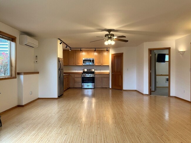 Building Photo - Close to Providence Hospital