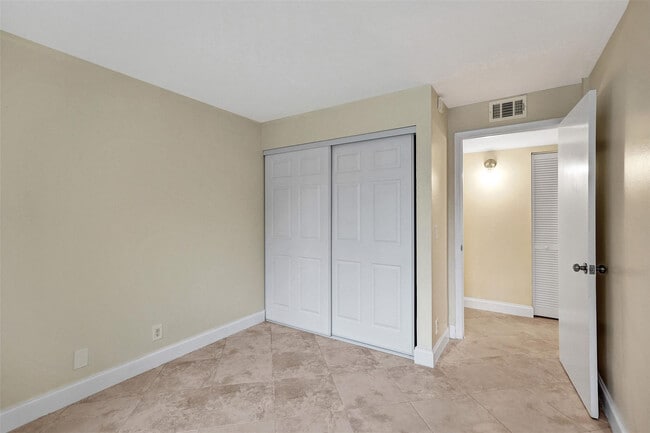 Building Photo - 10733 Cleary Blvd