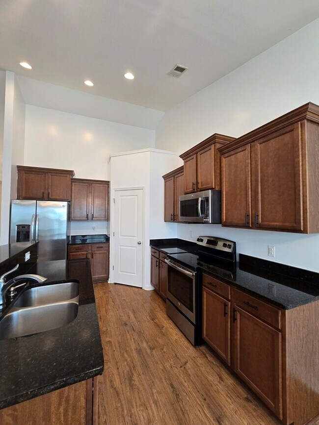Building Photo - 1760 Musket Trail