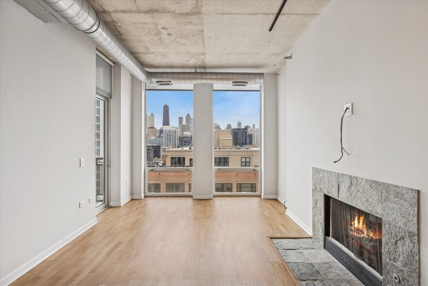 Building Photo - 720 N Larrabee St