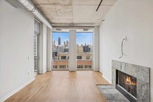 Building Photo - 720 N Larrabee St